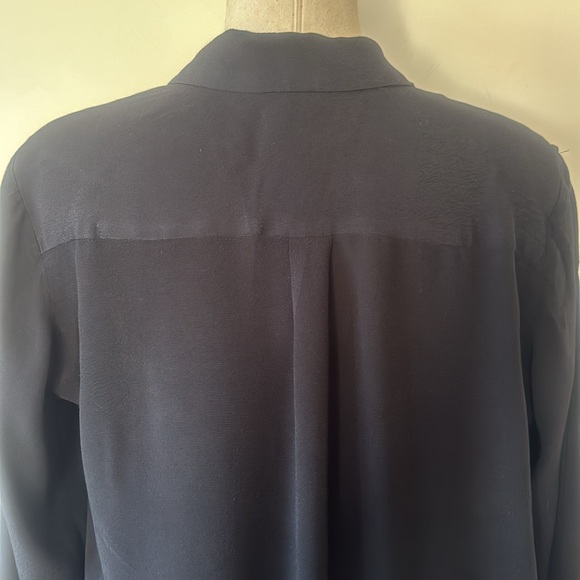 💕Lord & Taylor Classic Black Button-Up Blouse M VGUC - Picture 5 of 10